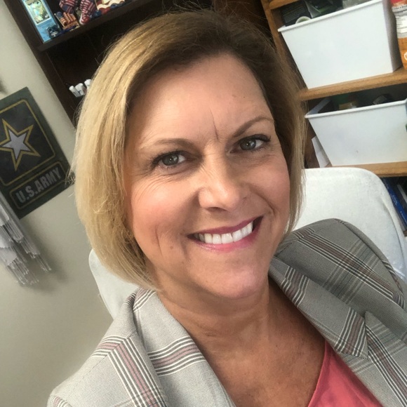 Meet your Posher, Cindy - Picture 1 of 1